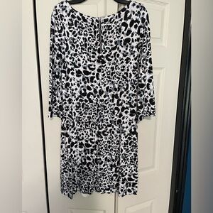 Dress. Black and white animal print by Tommy Bahama